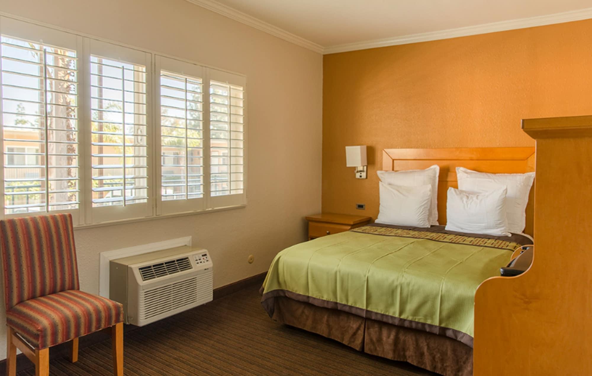 Anaheim Islander Inn And Suites Near Park And Convention Center Exteriér fotografie