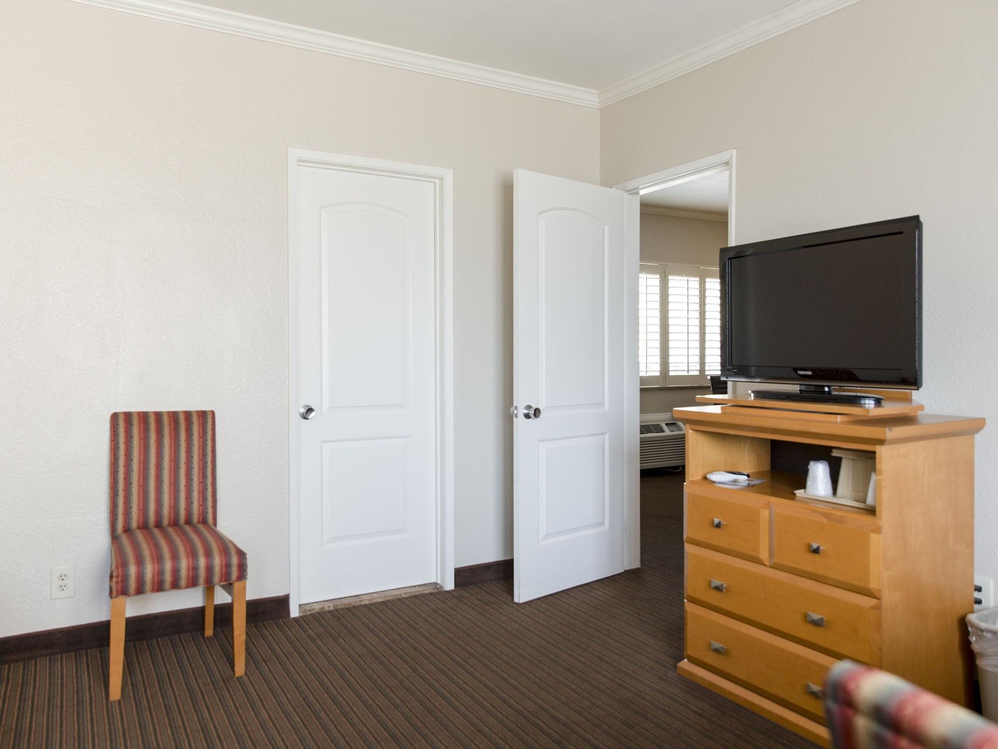 Anaheim Islander Inn And Suites Near Park And Convention Center Exteriér fotografie