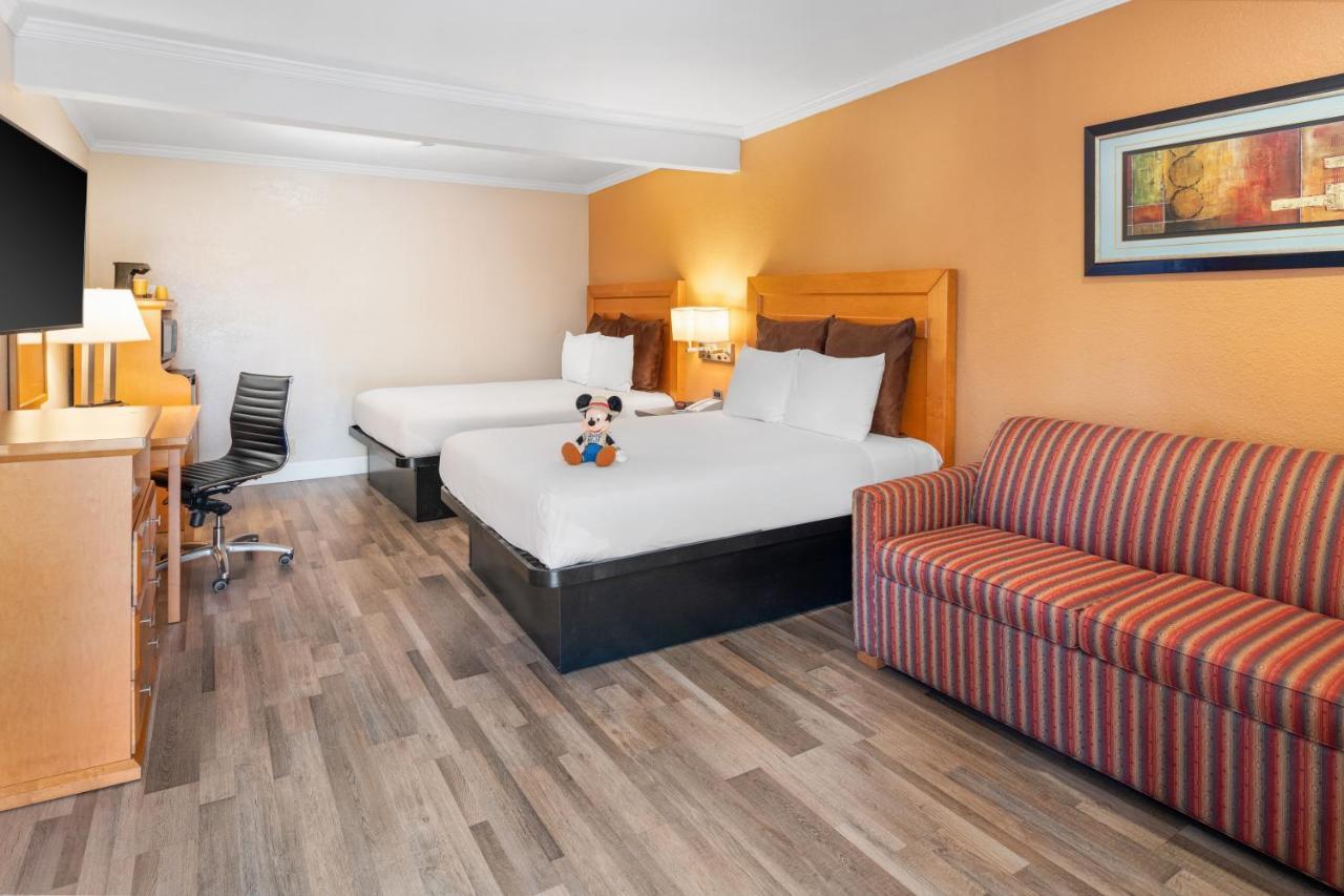 Anaheim Islander Inn And Suites Near Park And Convention Center Exteriér fotografie