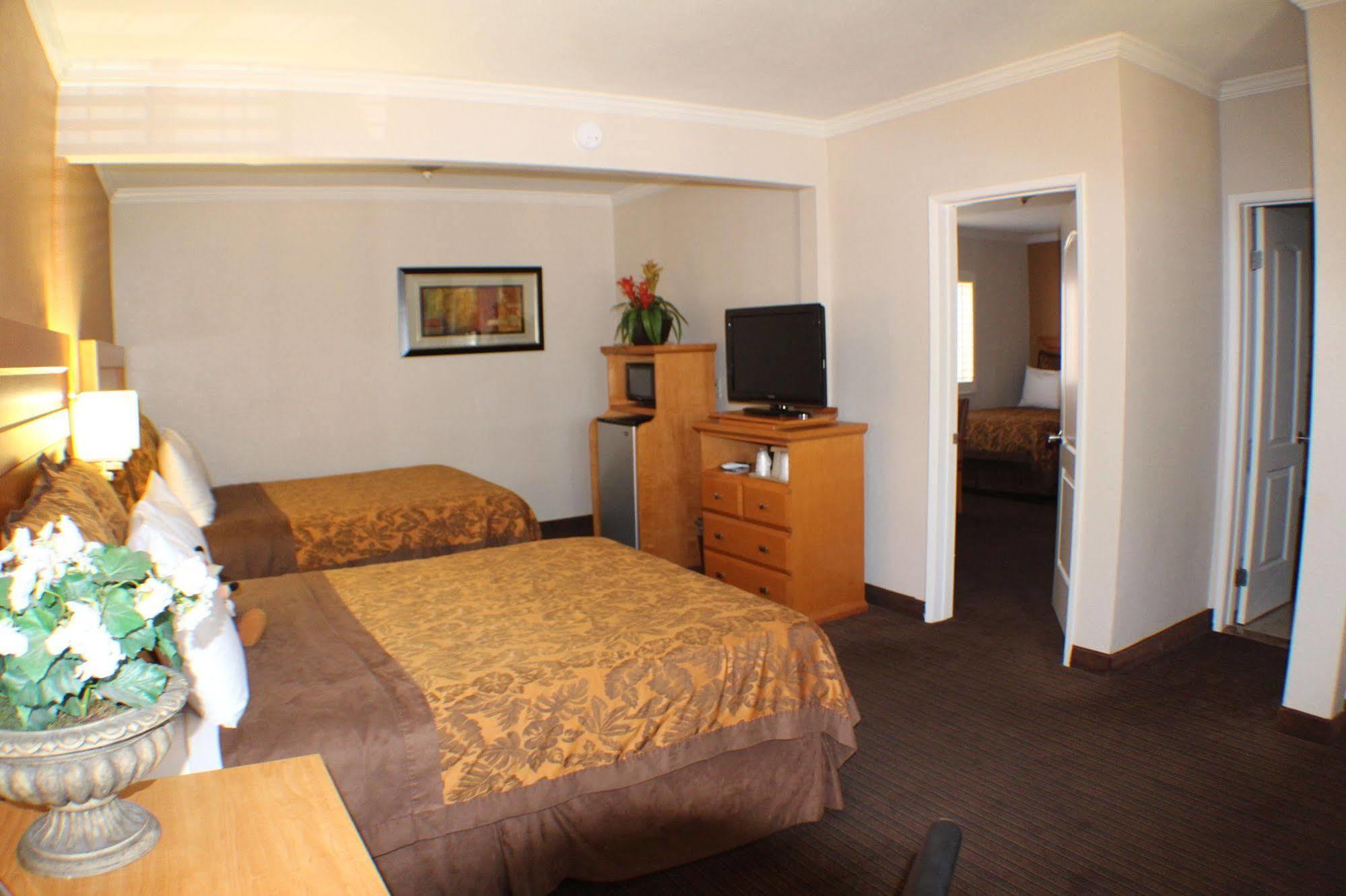 Anaheim Islander Inn And Suites Near Park And Convention Center Exteriér fotografie