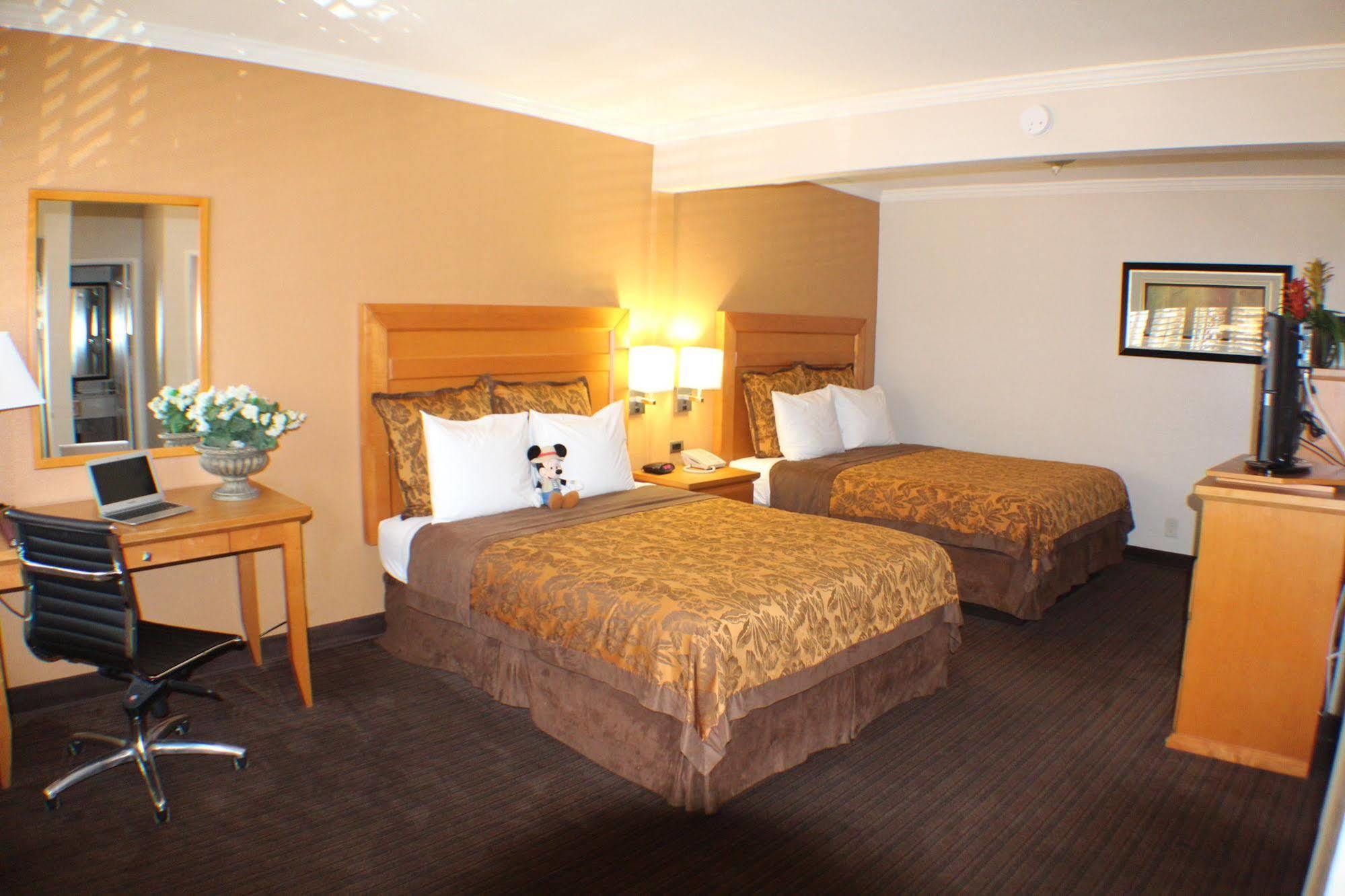 Anaheim Islander Inn And Suites Near Park And Convention Center Exteriér fotografie