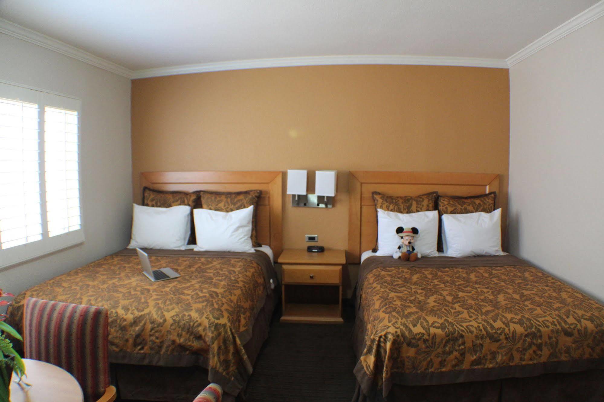 Anaheim Islander Inn And Suites Near Park And Convention Center Exteriér fotografie
