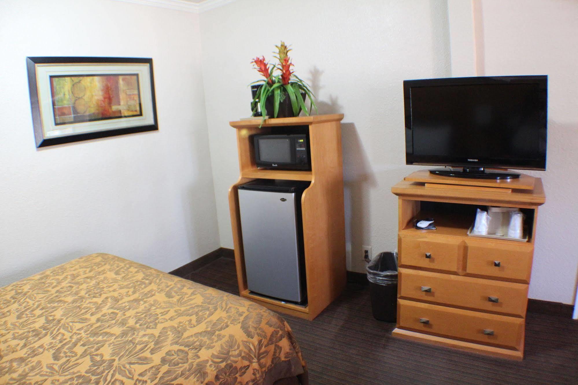 Anaheim Islander Inn And Suites Near Park And Convention Center Exteriér fotografie